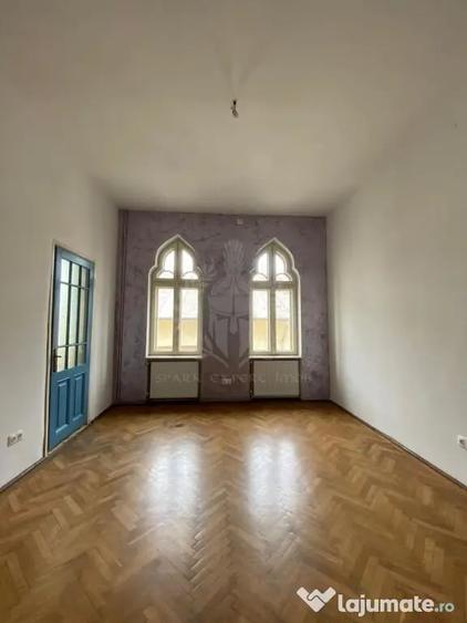 Apartament cu 4 camere decomandat în Ultracentral