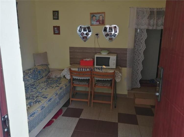 Apartament cu 3 camere semidecomandat în Aurel Vlaicu
