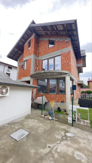 Casă cu 4 camere în Central