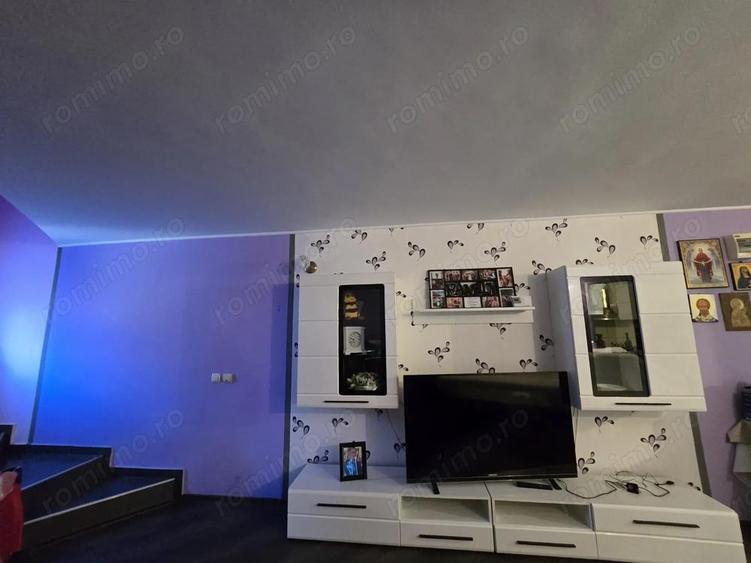 Casă cu 6 camere cu Teren 293 Mp în Năvodari