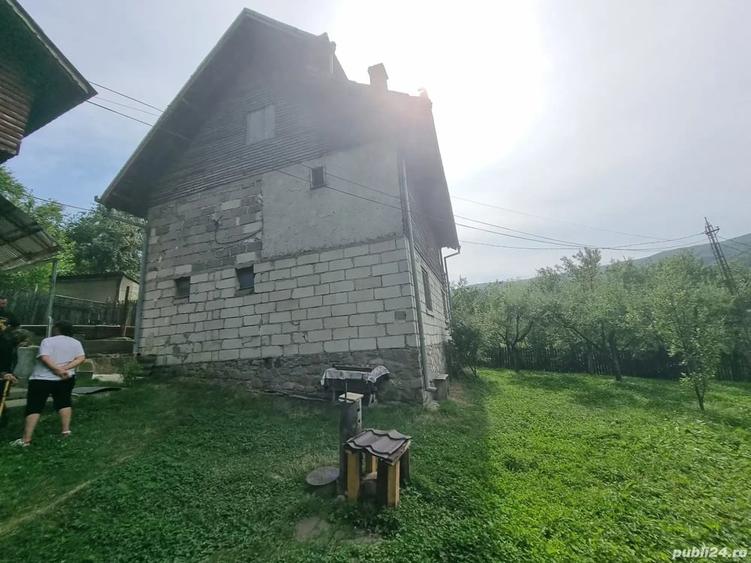 Casă în Moroeni