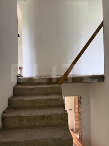 Casă cu 5 camere cu Teren 350 Mp în Central