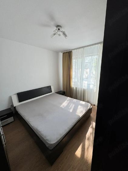 Apartament cu 3 camere semidecomandat în Splai Bahlui