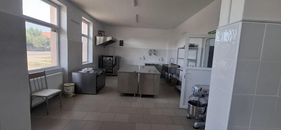 Spațiu comercial, de 150 mp, în Șintereag