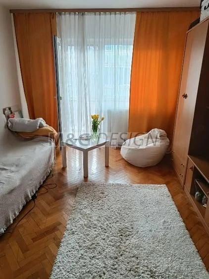 Garsonieră decomandată în Complex Studențesc