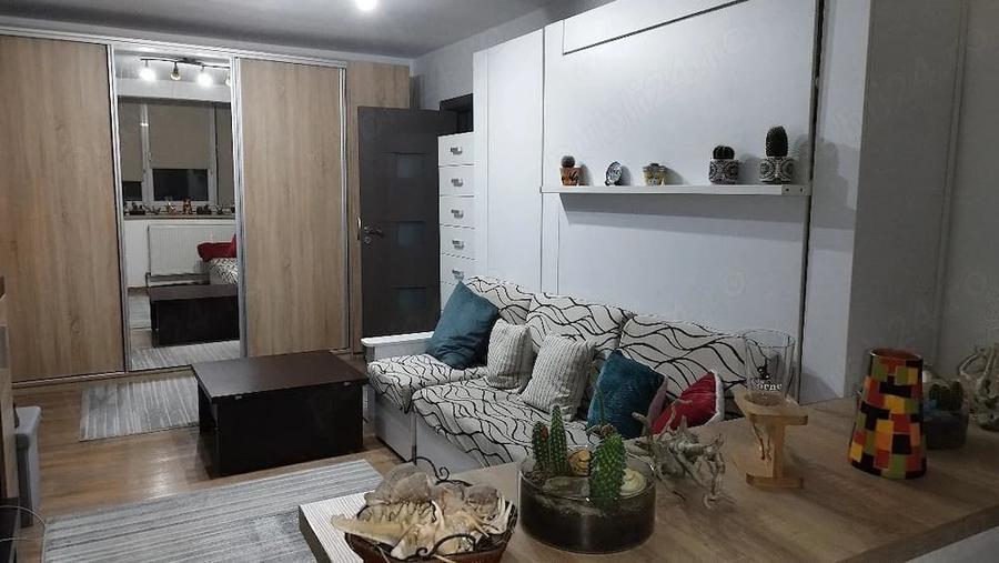 Apartament cu 2 camere semidecomandat în Rahova