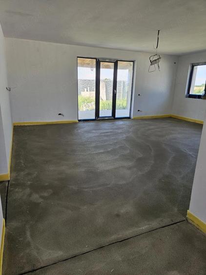 Casă cu 4 camere cu Teren 380 Mp în Samurcași