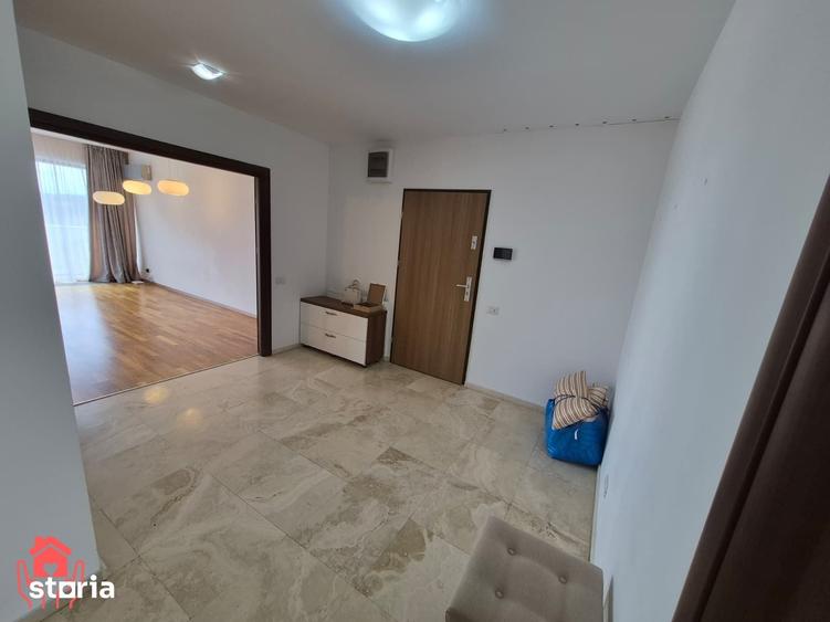 Apartament cu 4 camere decomandat în Est