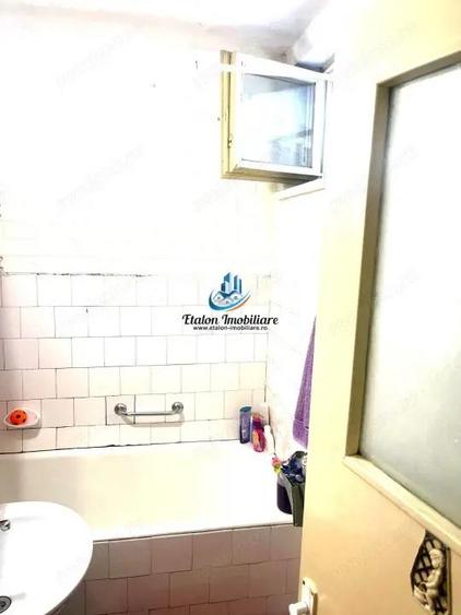 Apartament cu 4 camere semidecomandat în Dărmănești