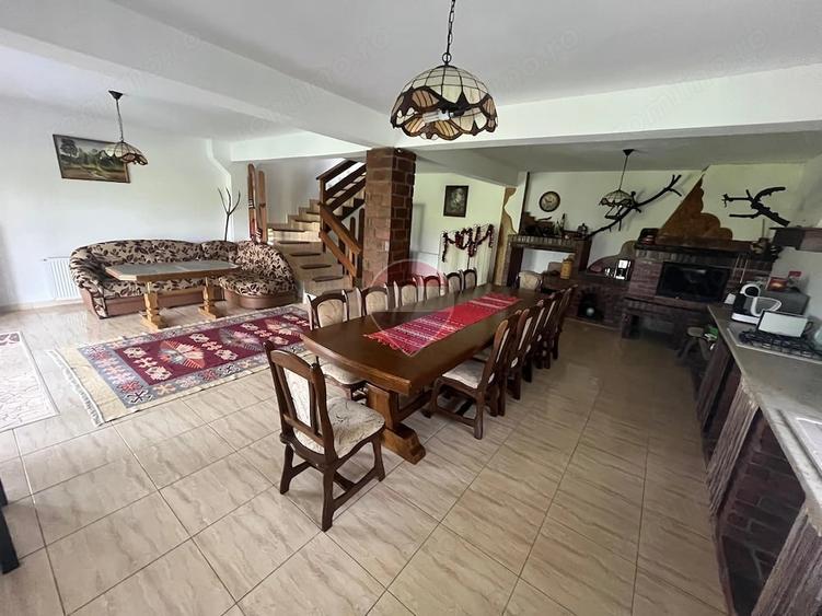 Casă cu 6 camere cu Teren 132716 Mp în Teceu Mic