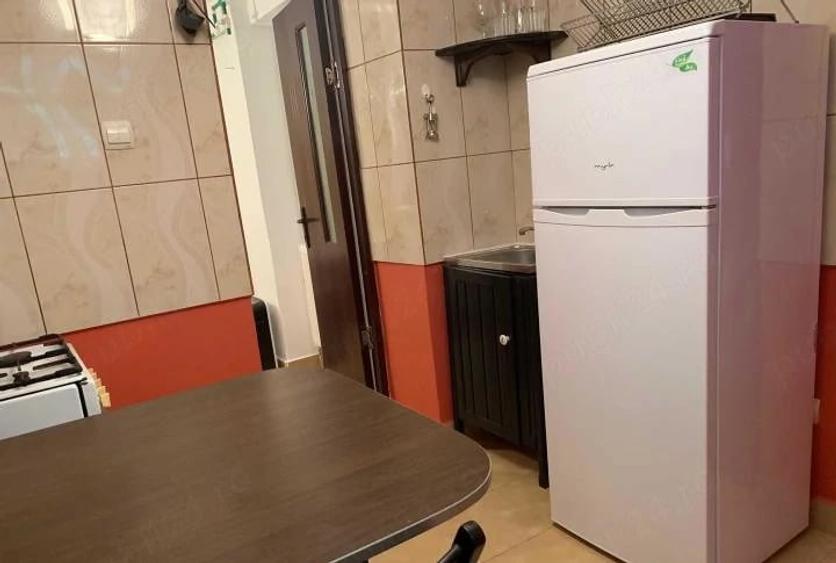 Garsonieră decomandată, mobilată în P-ța Universității