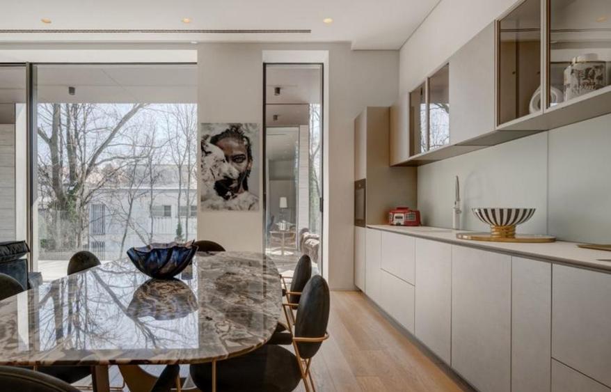 Apartament cu 4 camere decomandat în Kiseleff