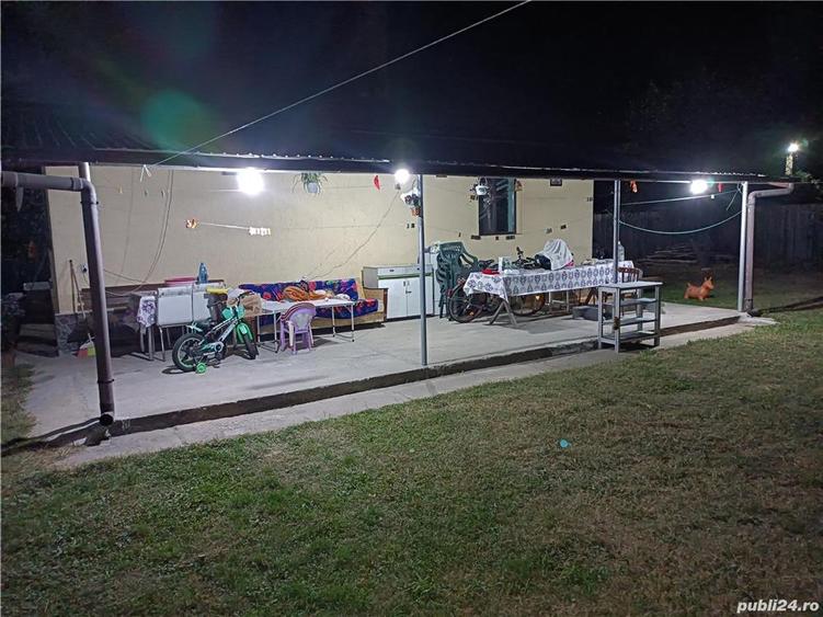 Casă cu 3 camere cu Teren 3000 Mp în Români