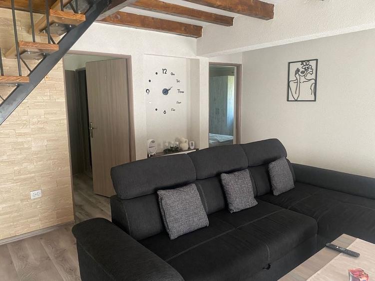 Casă cu 4 camere în Câmpu lui Neag