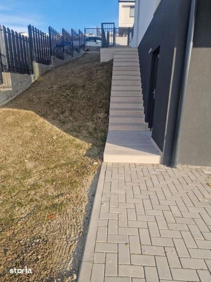Casă cu 5 camere cu Teren 350 Mp în Central