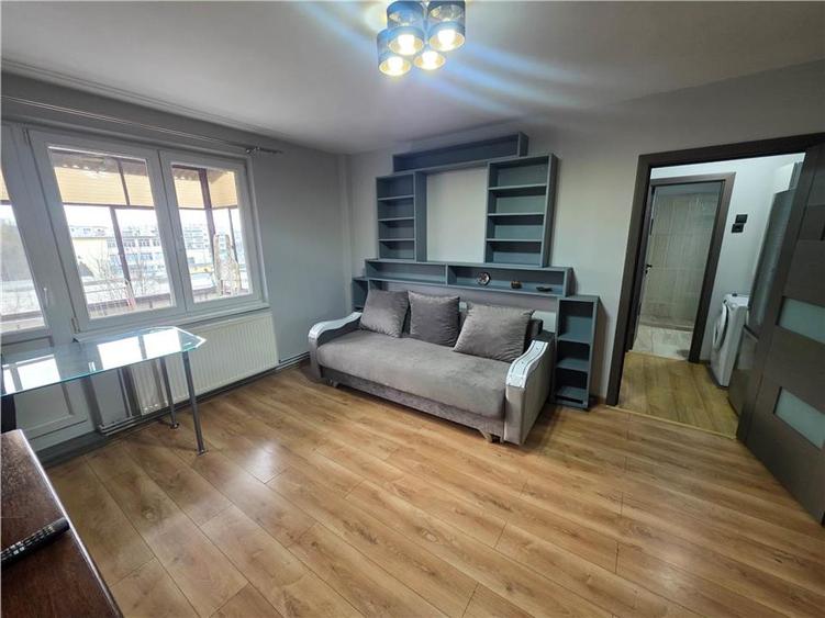 Apartament cu 2 camere semidecomandat în Cornișa
