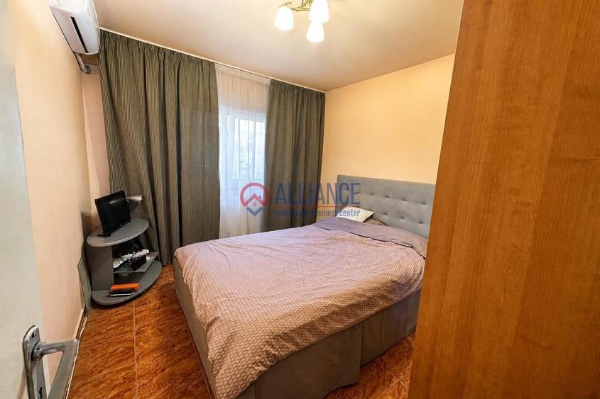 Apartament cu 3 camere decomandat în Casa de Cultură