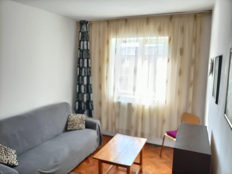 Apartament cu 2 camere semidecomandat în Micro 9