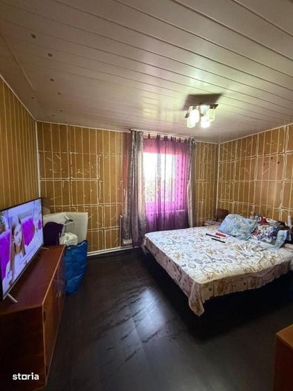 Casă cu 4 camere în Bariera Vâlcii
