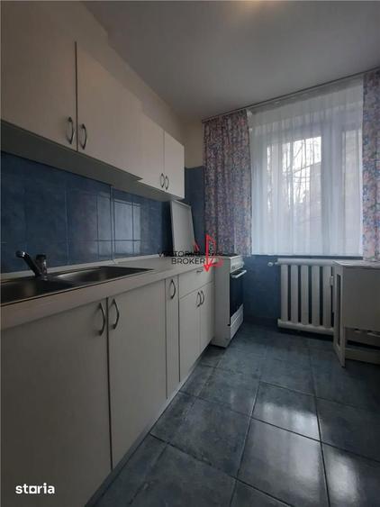 Apartament cu 3 camere semidecomandat în Gara de Nord