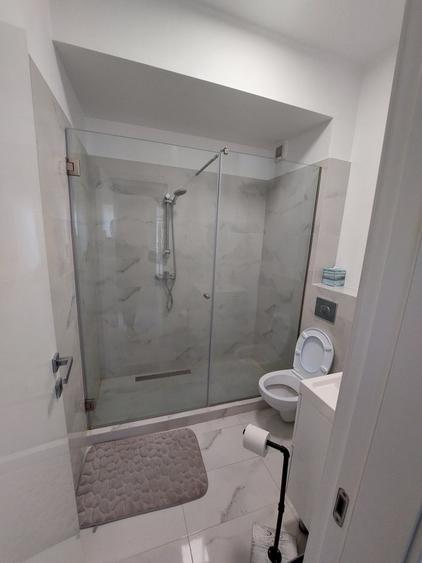Penthouse cu 3 camere decomandat, mobilat în Nord-Est