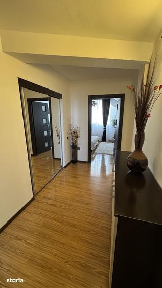 Apartament cu 3 camere decomandat în Valea Rosie
