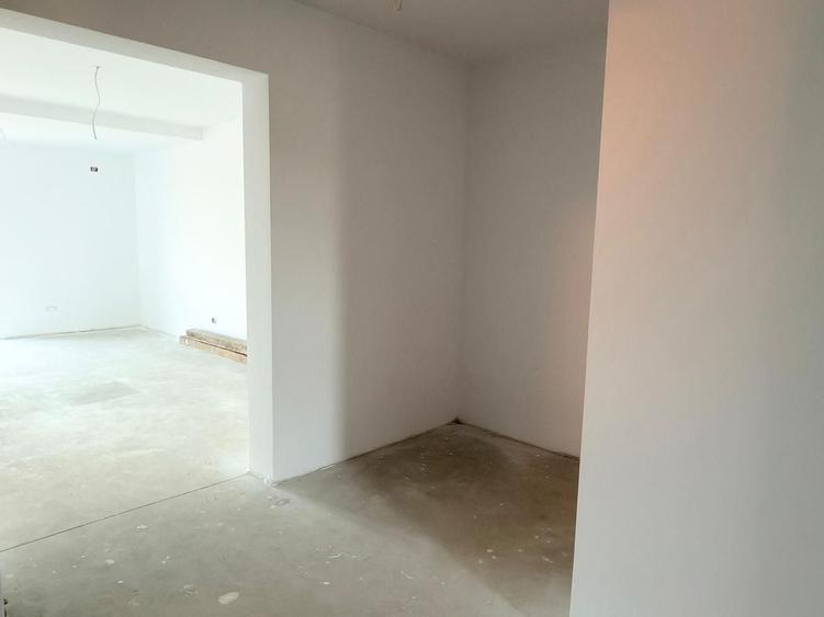 Duplex cu 4 camere cu Canalizare în Dumbrăvița