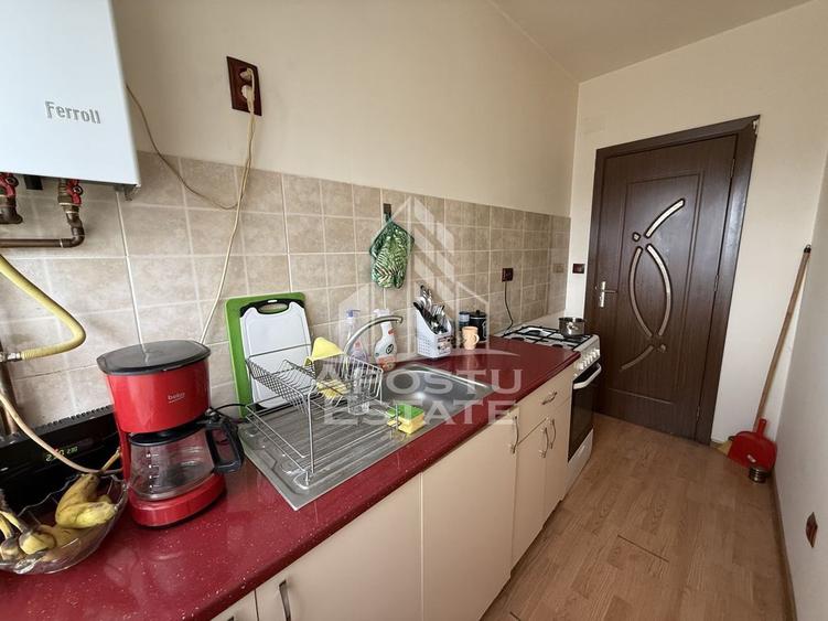 Apartament cu 3 camere semidecomandat, mobilat în Soarelui