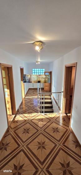 Casă cu 7 camere cu Teren 308 Mp în Agigea