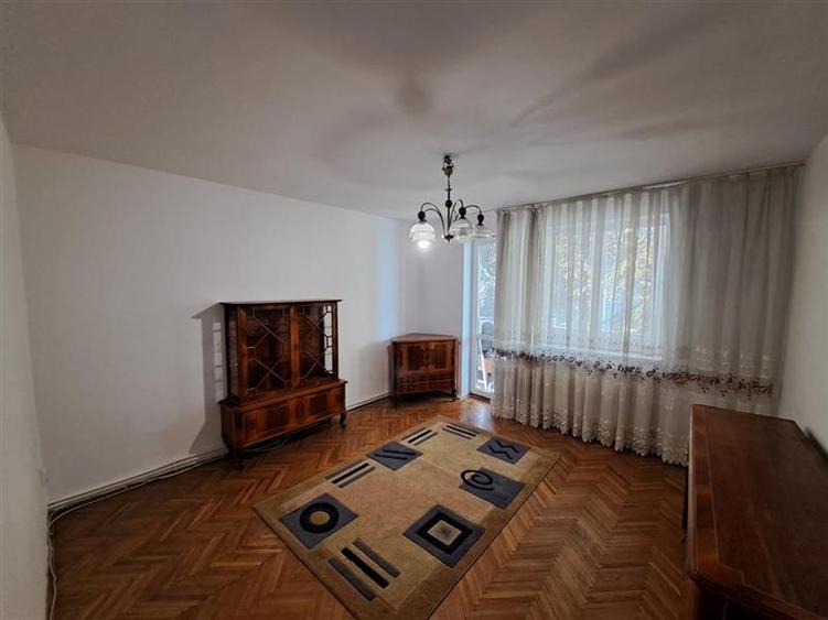Apartament cu 3 camere decomandat, mobilat în Gheorgheni