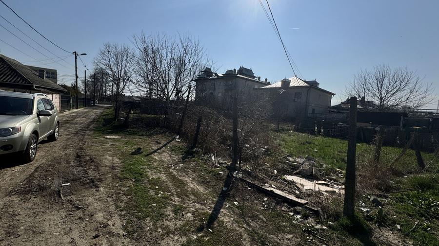 Teren Construcții intravilan de 1028 mp, în