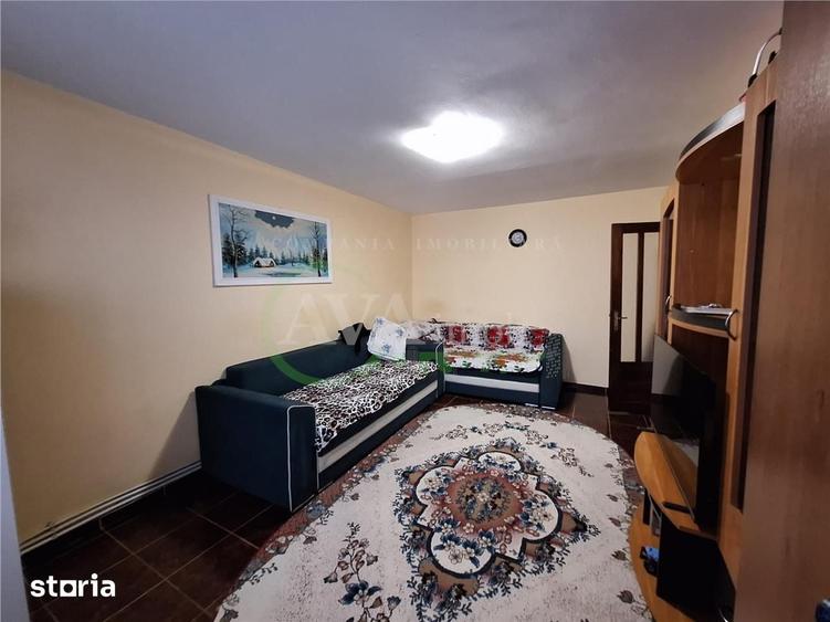 Apartament cu 3 camere decomandat în Mioriței