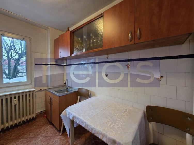 Apartament cu 3 camere semidecomandat, mobilat în Brâncoveanu