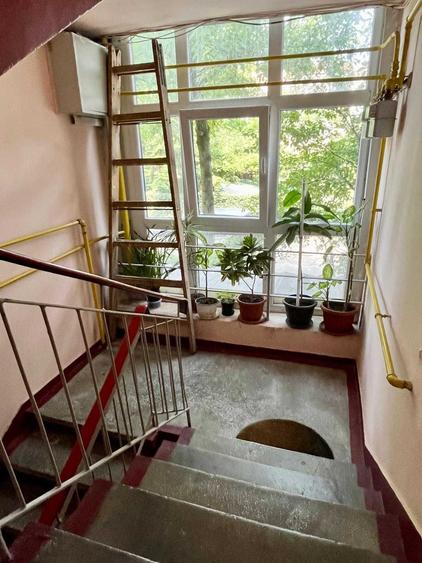 Apartament cu 3 camere decomandat în Central