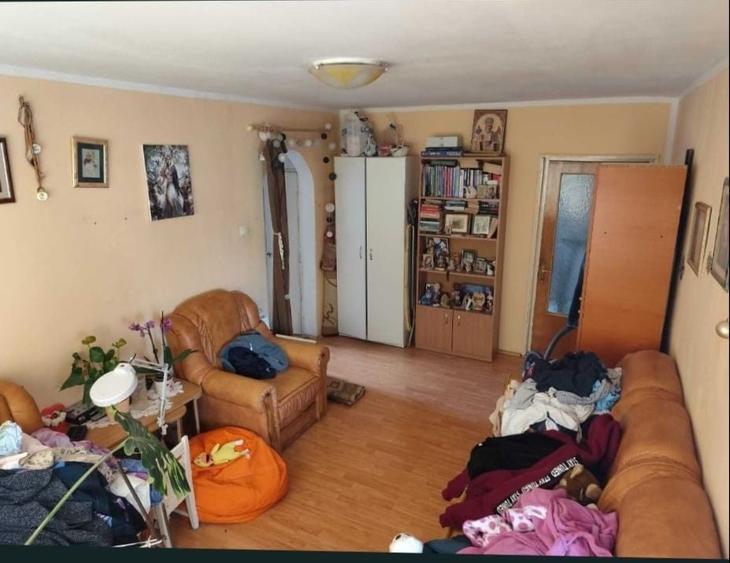 Apartament cu 4 camere decomandat în Crângași
