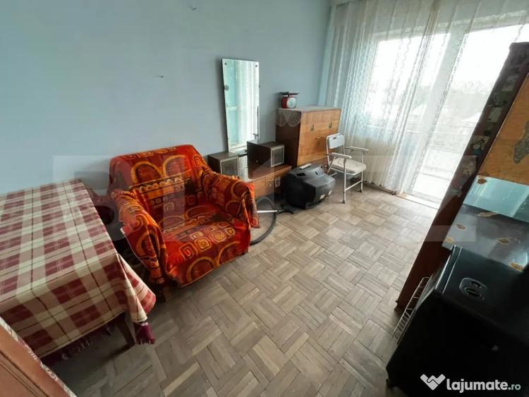 Apartament cu 3 camere decomandat, mobilat în Central