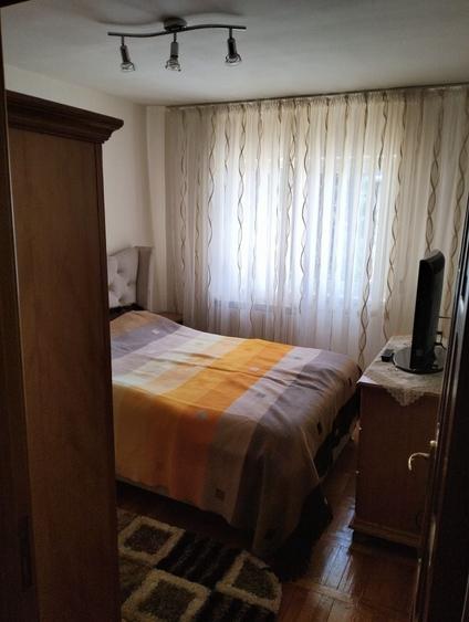 Apartament cu 3 camere decomandat în Sfântu Ilie