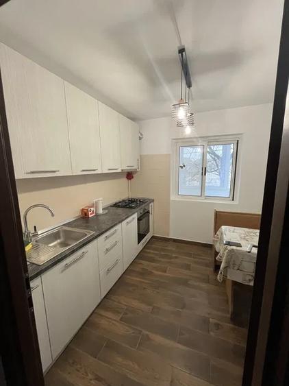 Apartament cu 2 camere decomandat, mobilat în Brâncoveanu