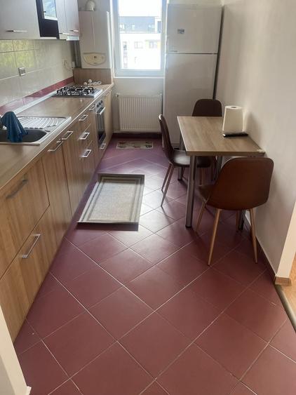 Apartament cu 2 camere decomandat, mobilat în Central
