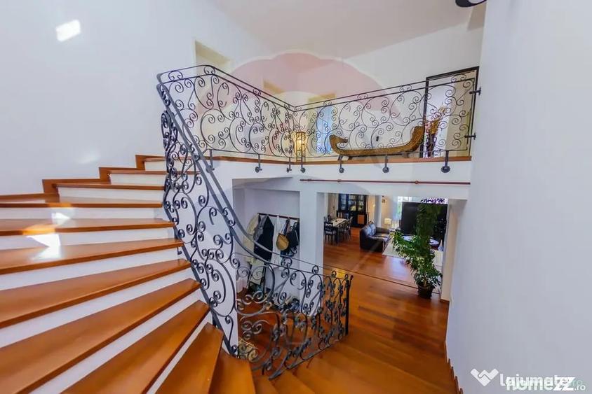 Casă cu 5 camere cu Teren 600 Mp în Central