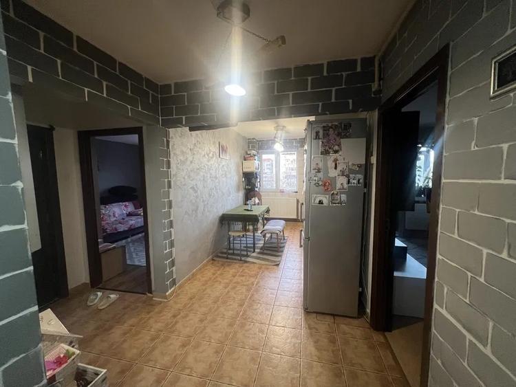 Apartament 2 camere Tomis Nord zona Rustic 100000 euro - 2