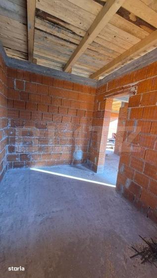Casa la rosu de vanzare, 4 camere, 145,31 mp, 715 mp teren, zona Marti - 10