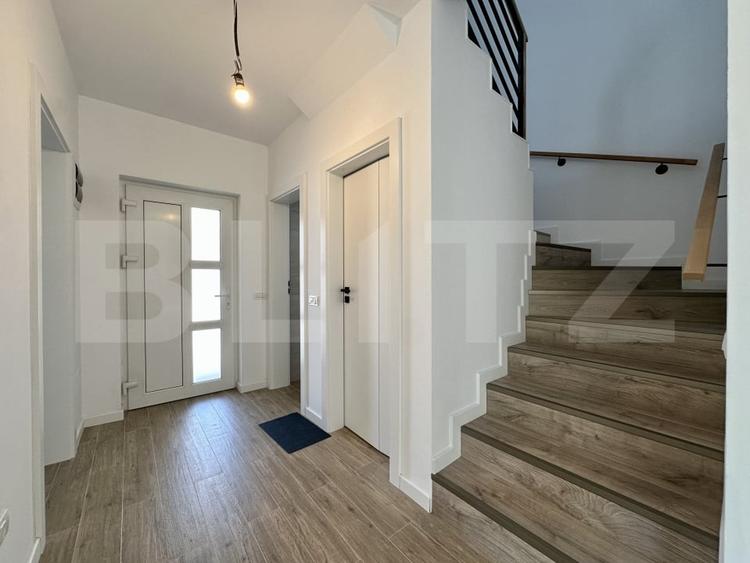 Duplex cu 5 camere cu Canalizare în Florești