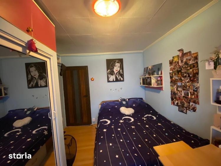 Apartament cu 3 camere decomandat în Siloz