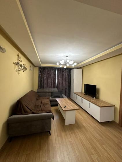 Apartament cu 4 camere decomandat în Central