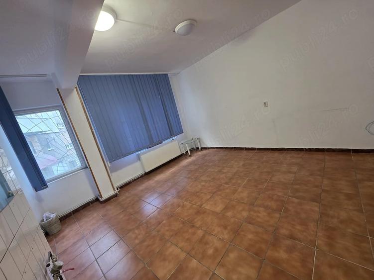 Spațiu comercial, de 69 mp, în Central