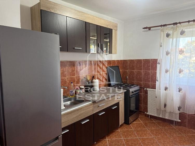Apartament cu 2 camere semidecomandat, mobilat în Lipovei