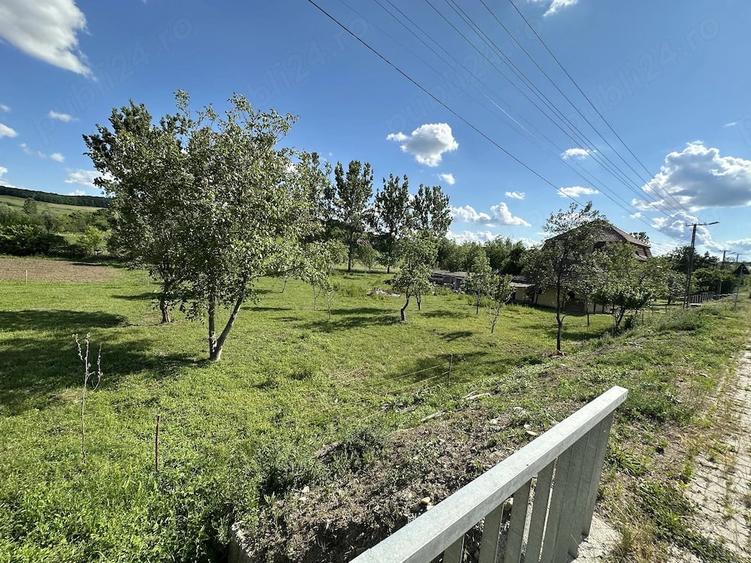 Casă cu 6 camere cu Teren 6500 Mp în Central