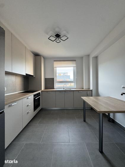 Apartament cu 3 camere în Tractorul