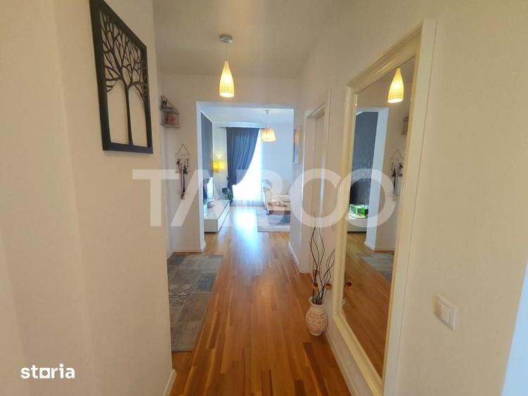 Apartament cu 3 camere decomandat în Est